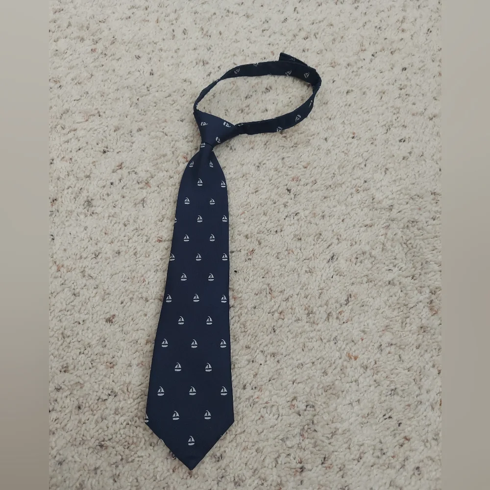 GYMBOREE Bow Tie Size 2t-5t Little Boy Navy Blue Sail Boat Easter